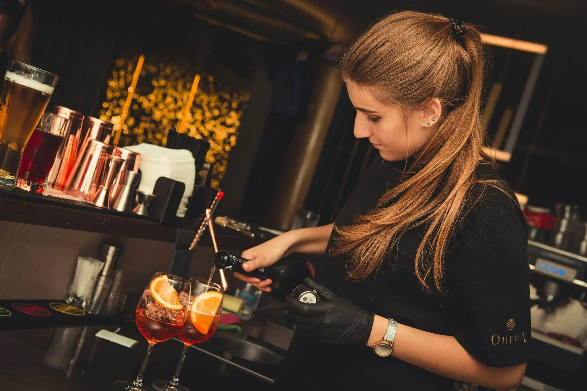 ¿Cuál es la diferencia entre un barman y un bartender? ¿Cuál es la diferencia entre un barman y un bartender?