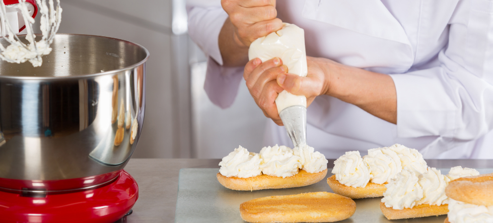 ¿Cómo trabajar en repostería? Formación, salidas y salario.