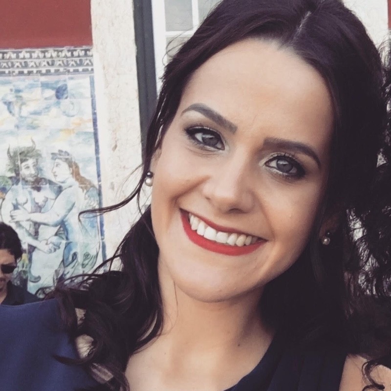 Madalena Abreu: Curso Assistente Administrativo Rececionista