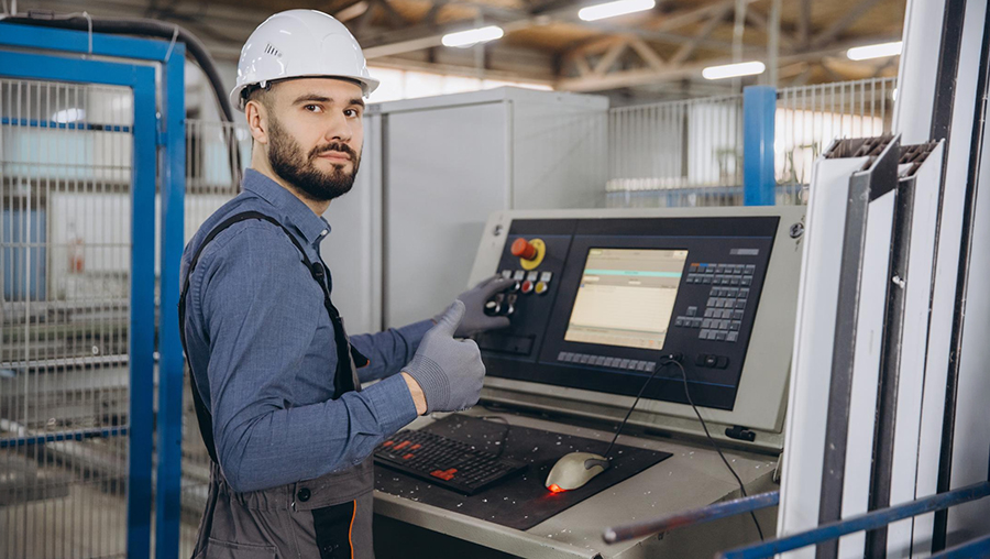 Tecnico automazione industriale cosa fa
