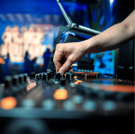 ¿Cómo ser DJ Profesional? Guía para Empezar en el Sector