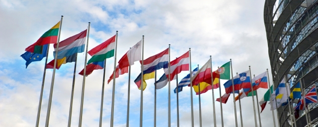 Convocatoria de 124 Plazas de Administradores de la Unión Europea