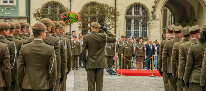 Convocatoria Fuerzas Armadas 2026: Casi 3.000 plazas de Oficiales y Suboficiales