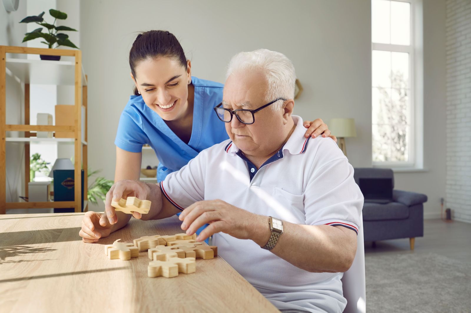 Curso cuidador de idosos - auxiliar de geriatria com especialização em animação sociocultural